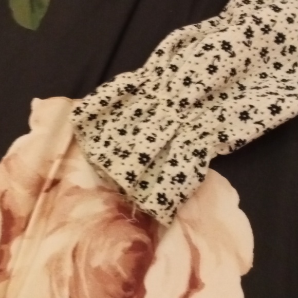 A long sleeve Zara top size 10 cream with black flowers. - Picture 2 of 2